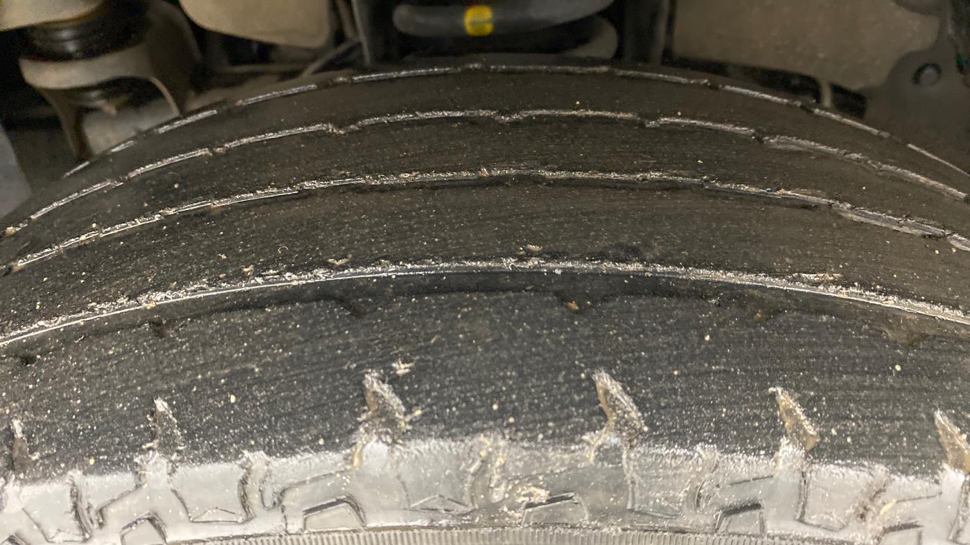 2015 Mahindra TUV300 T8, Diesel, Manual, 55,960 km, Left Front Tyre Tread