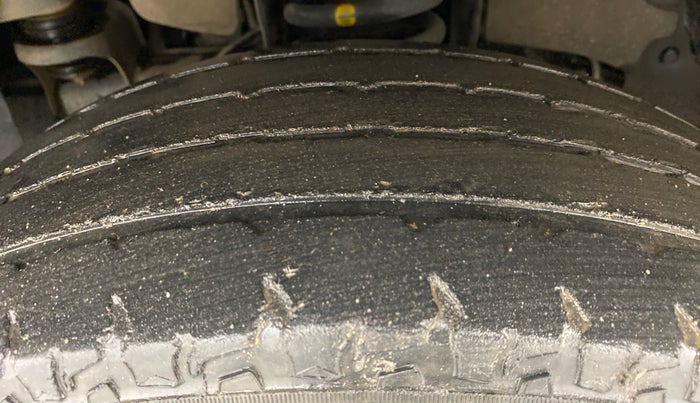 2015 Mahindra TUV300 T8, Diesel, Manual, 55,960 km, Left Front Tyre Tread