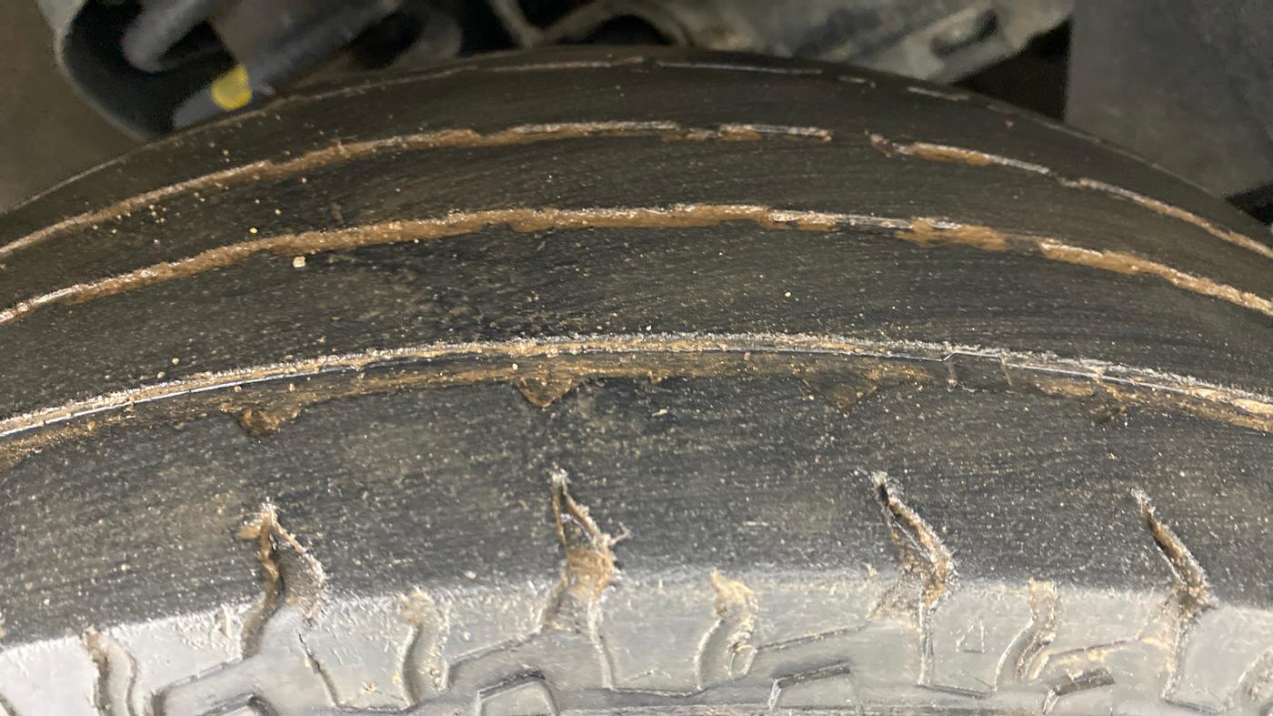 2015 Mahindra TUV300 T8, Diesel, Manual, 55,960 km, Right Front Tyre Tread