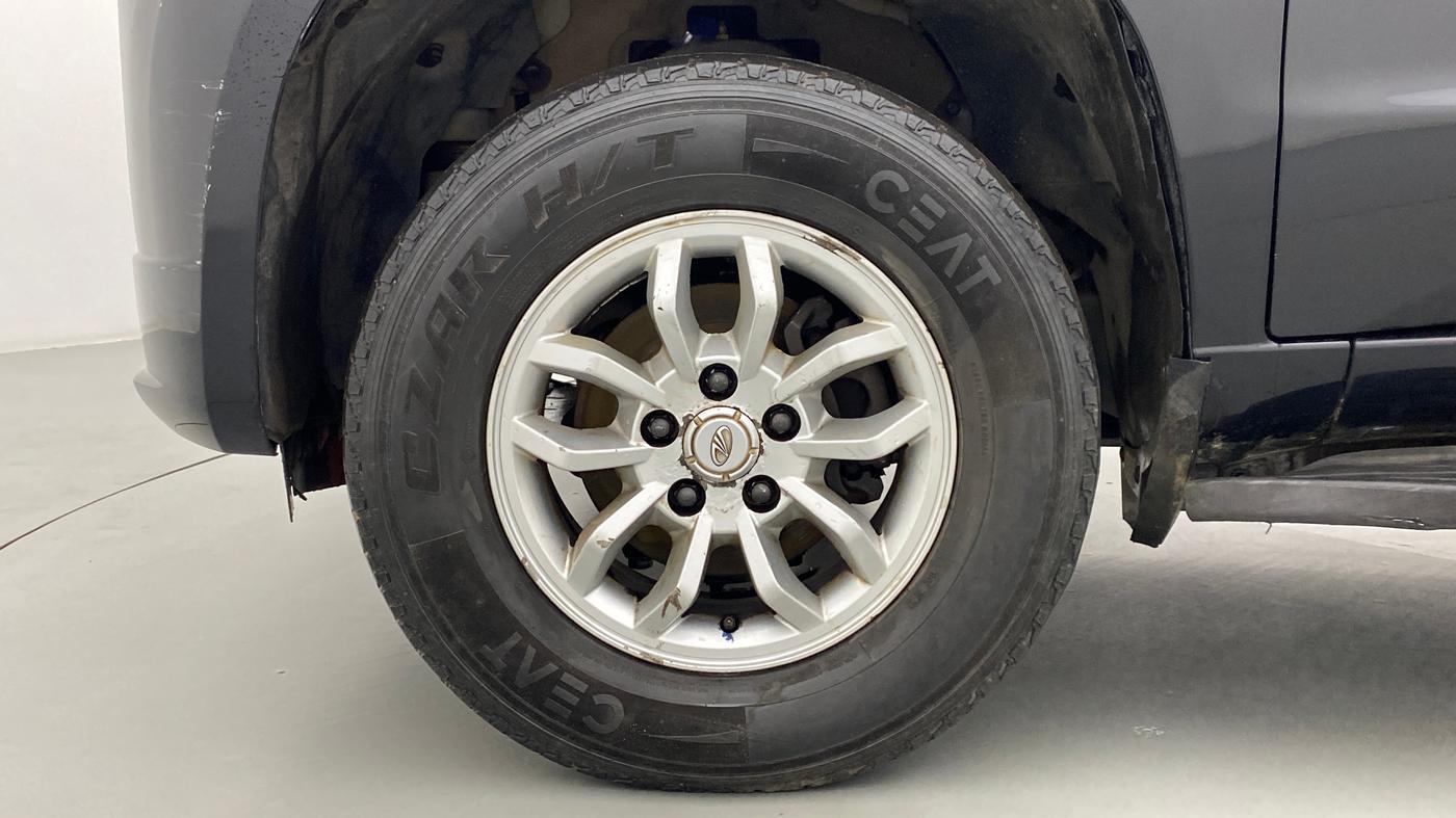 2015 Mahindra TUV300 T8, Diesel, Manual, 55,960 km, Left Front Wheel