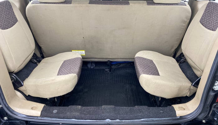 2015 Mahindra TUV300 T8, Diesel, Manual, 55,960 km, Third Seat Row ( optional )