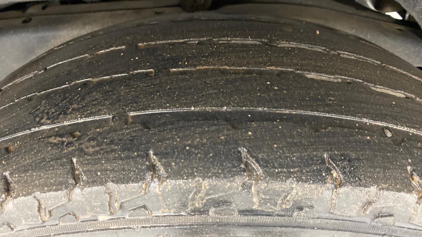 2015 Mahindra TUV300 T8, Diesel, Manual, 55,960 km, Left Rear Tyre Tread