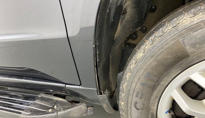 2015 Mahindra TUV300 T8, Diesel, Manual, 55,960 km, Right fender - Lining loose