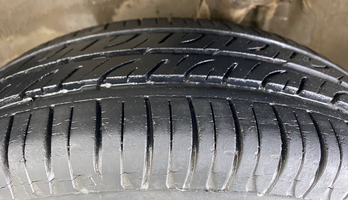 2010 Maruti Zen Estilo VXI, Petrol, Manual, 49,836 km, Left Front Tyre Tread