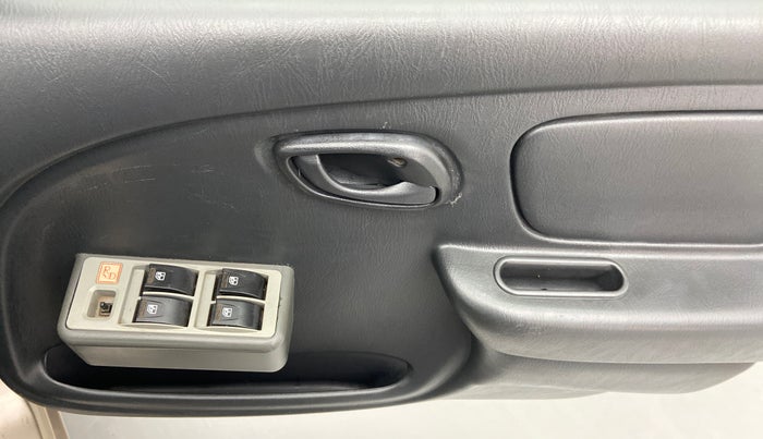 2012 Maruti Alto LXI, Petrol, Manual, 59,519 km, Driver Side Door Panels Control