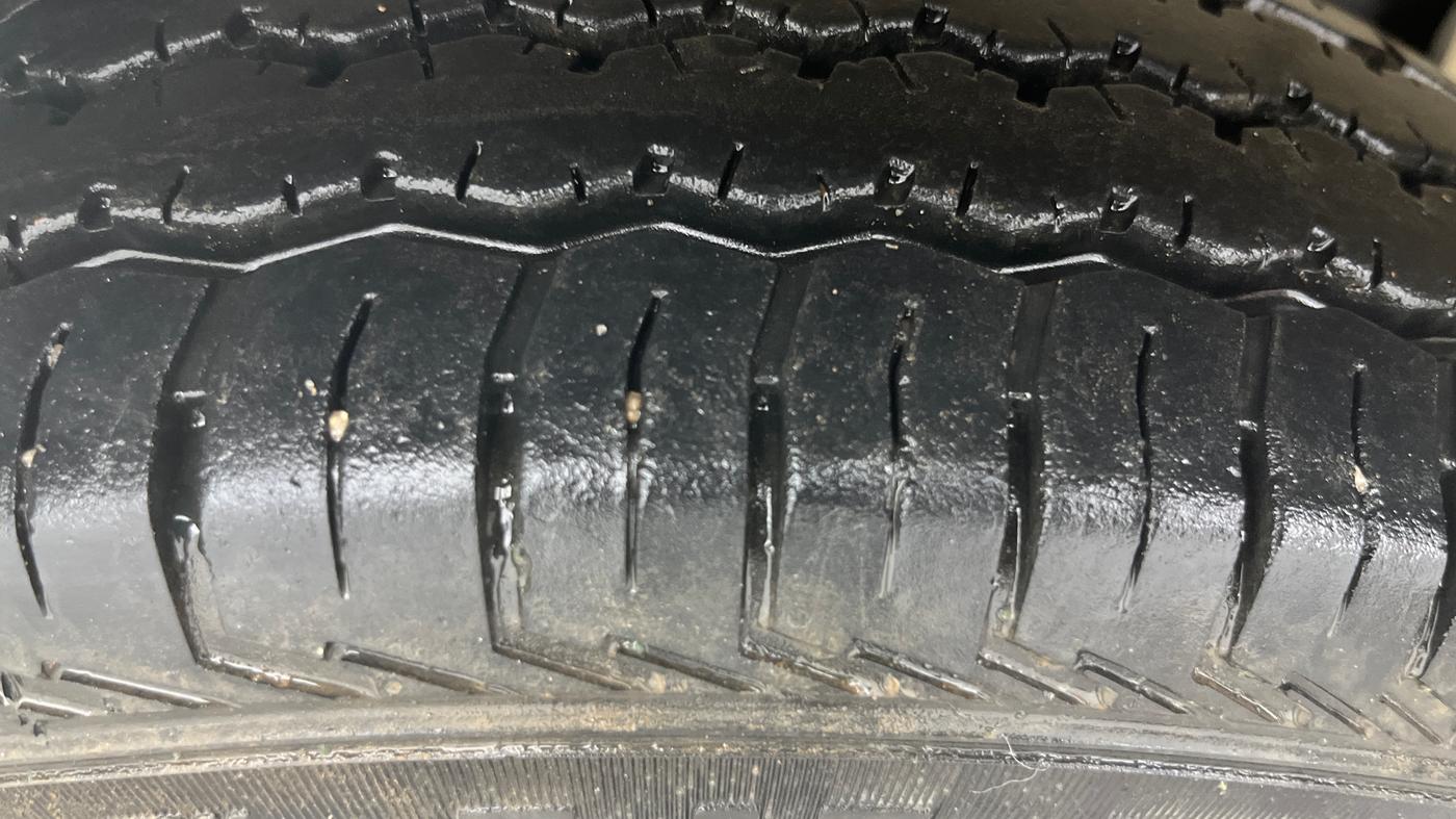 2024 Maruti Eeco 5 STR AC, Petrol, Manual, 8,180 km, Right Rear Tyre Tread
