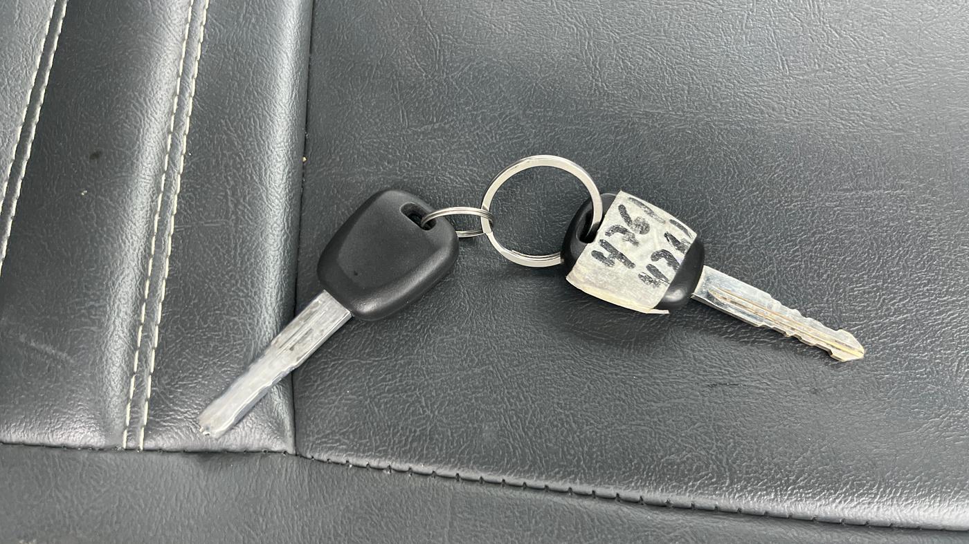 2024 Maruti Eeco 5 STR AC, Petrol, Manual, 8,180 km, Key Close Up