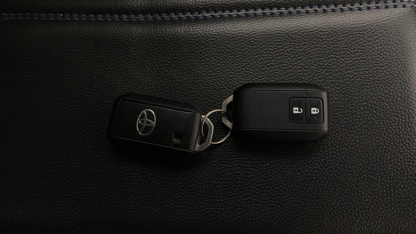 2019 Toyota Glanza G, Petrol, Manual, 56,005 km, Key Close Up