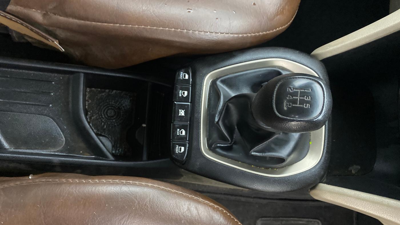 2018 Hyundai NEW SANTRO SPORTZ MT, Petrol, Manual, 47,889 km, Gear Lever