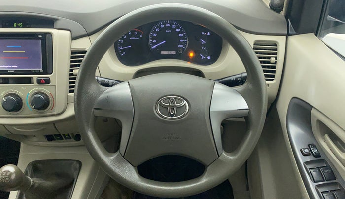 2012 Toyota Innova 2.5 GX 8 STR BS IV, Diesel, Manual, 53,395 km, Steering Wheel Close Up