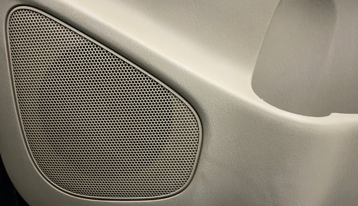 2012 Toyota Innova 2.5 GX 8 STR BS IV, Diesel, Manual, 53,395 km, Speaker