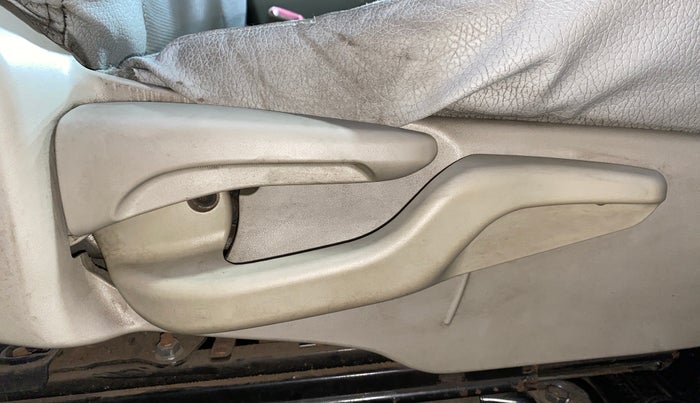 2014 Toyota Etios G, Petrol, Manual, 58,800 km, Driver Side Adjustment Panel