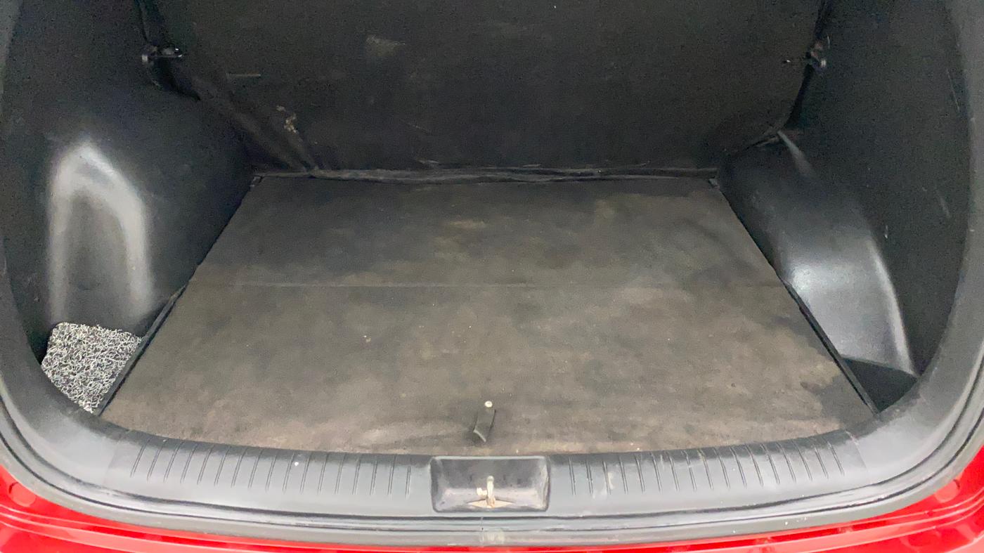 2016 Hyundai Creta BASE 1.6 PETROL, Petrol, Manual, 83,086 km, Boot Inside