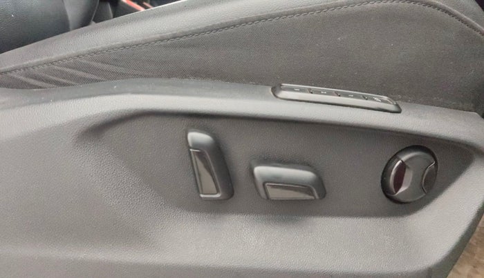 2019 Volkswagen TIGUAN ALL SPACE 2.0 TSI, Petrol, Automatic, 50,534 km, Driver Side Adjustment Panel