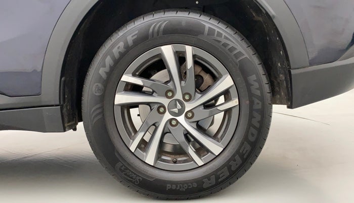 2022 Mahindra XUV700 AX 5 P AT 5 STR, Petrol, Automatic, 3,366 km, Left Rear Wheel