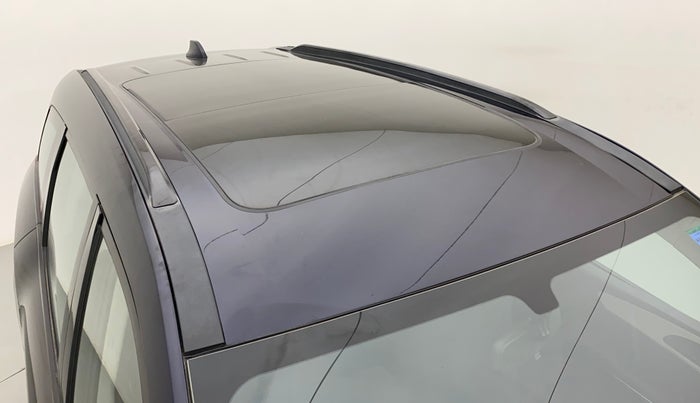 2022 Mahindra XUV700 AX 5 P AT 5 STR, Petrol, Automatic, 3,366 km, Roof