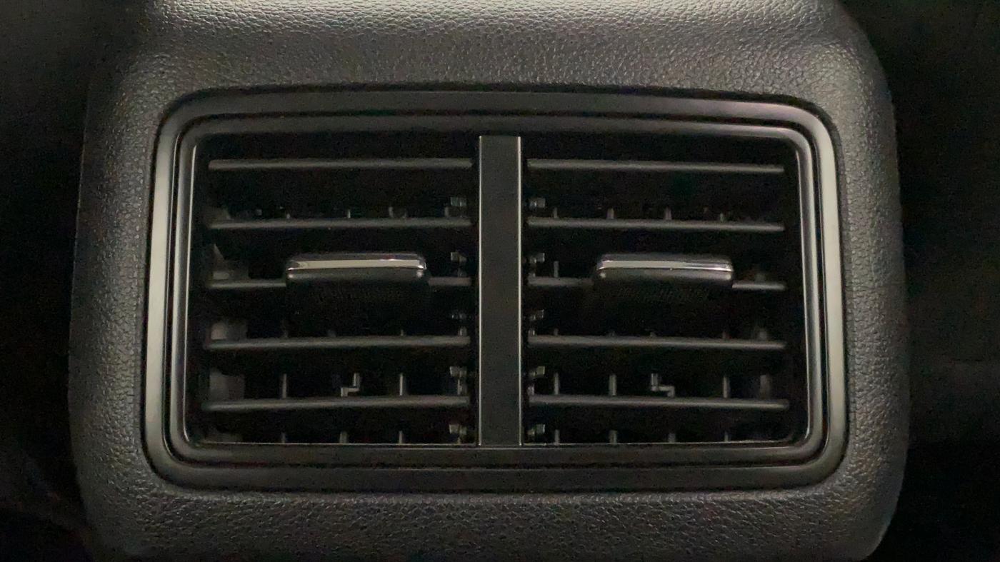 2022 Mahindra XUV700 AX 5 P AT 5 STR, Petrol, Automatic, 3,366 km, Rear AC Vents