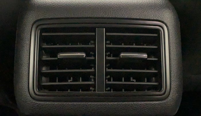 2022 Mahindra XUV700 AX 5 P AT 5 STR, Petrol, Automatic, 3,366 km, Rear AC Vents
