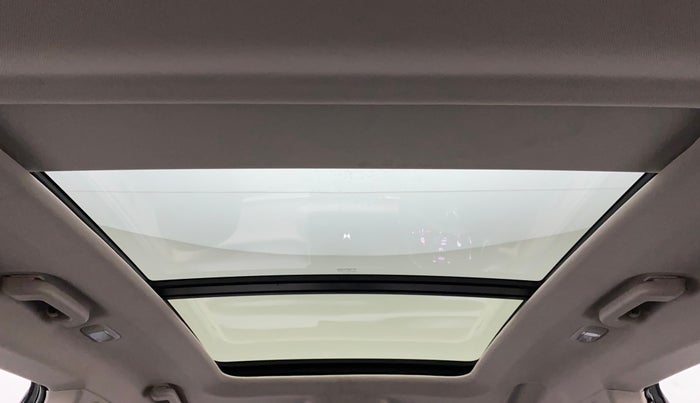 2022 Mahindra XUV700 AX 5 P AT 5 STR, Petrol, Automatic, 3,366 km, Moonroof/ Sunroof