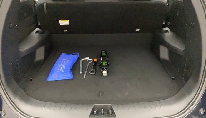 2022 Mahindra XUV700 AX 5 P AT 5 STR, Petrol, Automatic, 3,366 km, Boot Inside