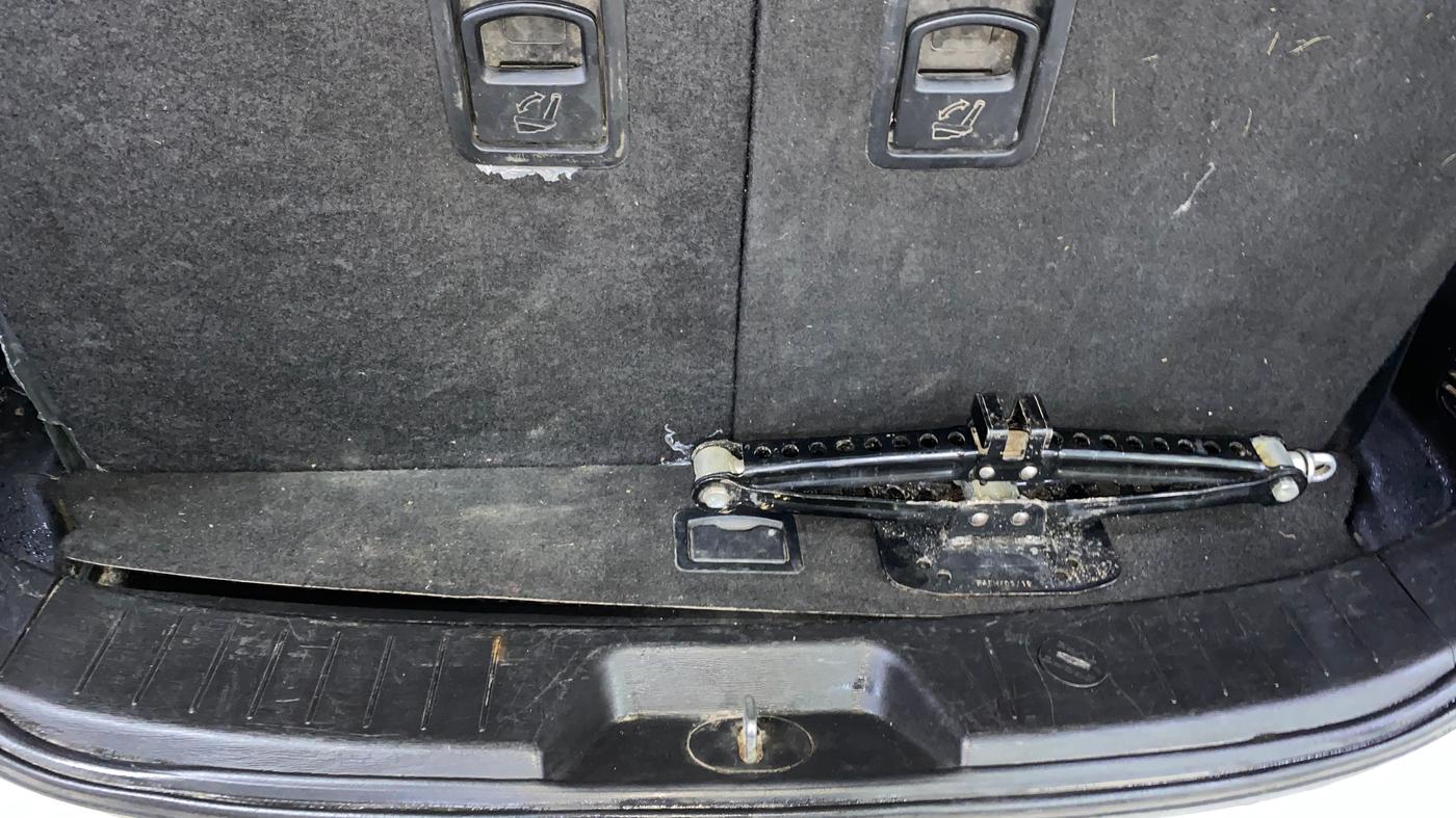 2014 Mahindra XUV500 W8, Diesel, Manual, 59,982 km, Boot Inside