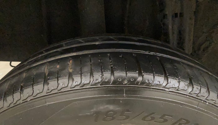 2022 Renault TRIBER RXZ AMT, Petrol, Automatic, 41,145 km, Right Rear Tyre Tread