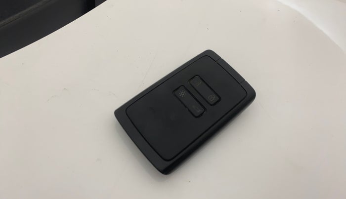 2022 Renault TRIBER RXZ AMT, Petrol, Automatic, 41,145 km, Key Close Up