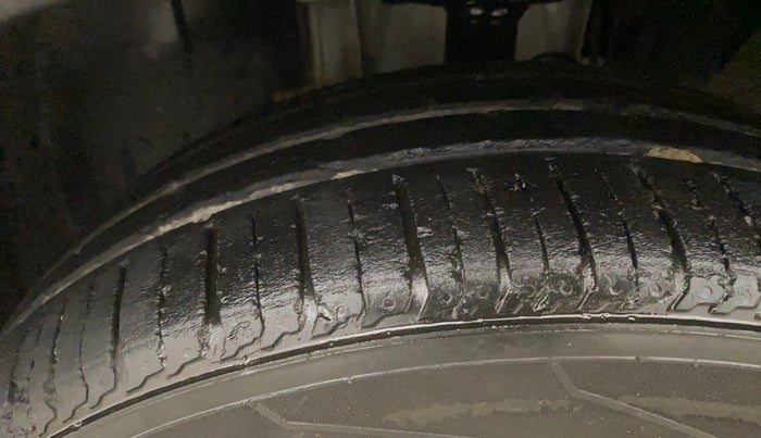2022 Renault TRIBER RXZ AMT, Petrol, Automatic, 41,145 km, Left Front Tyre Tread
