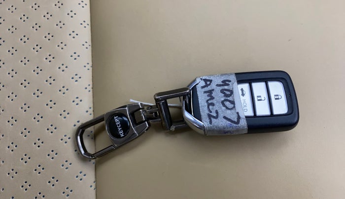 2023 Honda Amaze 1.2L I-VTEC VX CVT, Petrol, Automatic, 29,493 km, Key Close Up