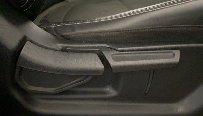 2019 Hyundai VENUE SX 1.0 (O) TURBO, Petrol, Manual, 40,934 km, Driver Side Adjustment Panel