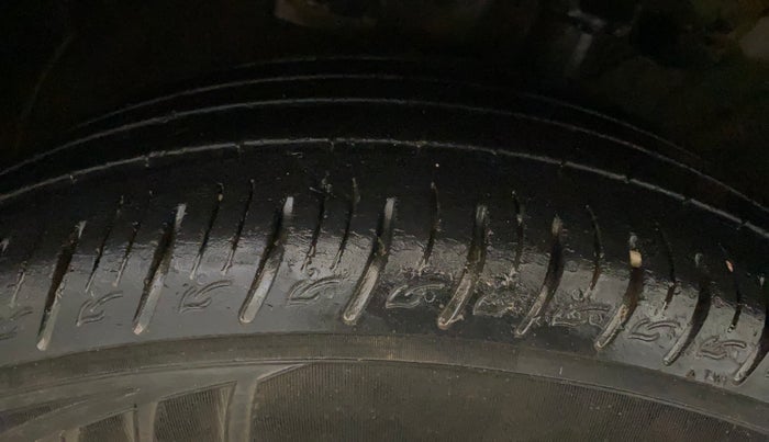 2019 Hyundai VENUE SX 1.0 (O) TURBO, Petrol, Manual, 40,934 km, Left Front Tyre Tread