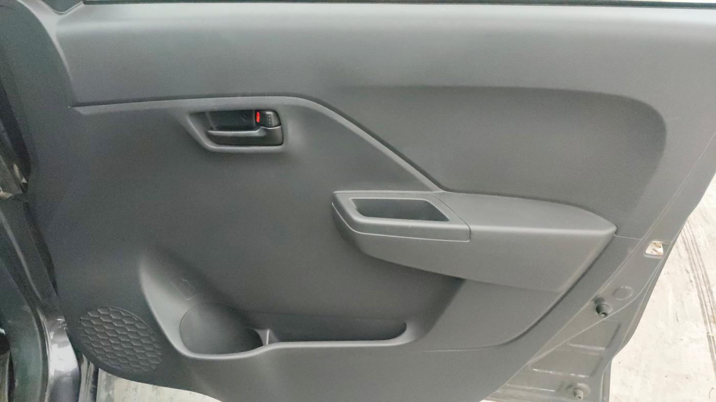 2022 Maruti Alto K10 VXI, Petrol, Manual, 17,295 km, Driver Side Door Panels Control