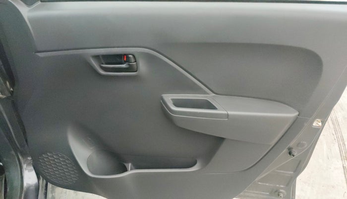 2022 Maruti Alto K10 VXI, Petrol, Manual, 17,295 km, Driver Side Door Panels Control