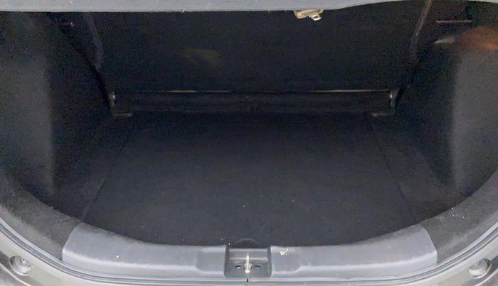 2017 Honda Jazz 1.2 V AT, Petrol, Automatic, 34,460 km, Boot Inside
