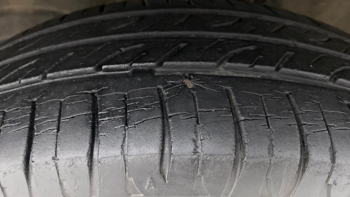 2010 Maruti Wagon R 1.0 VXI, Petrol, Manual, 62,714 km, Left Front Tyre Tread