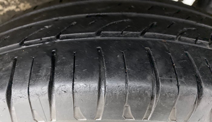 2010 Maruti Wagon R 1.0 VXI, Petrol, Manual, 62,714 km, Left Rear Tyre Tread