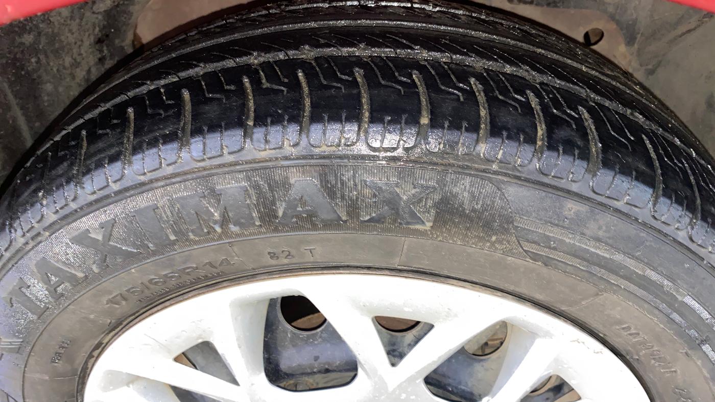 2017 Ford Figo Aspire TREND 1.2 PETROL, Petrol, Manual, 74,864 km, Right Front Tyre Tread