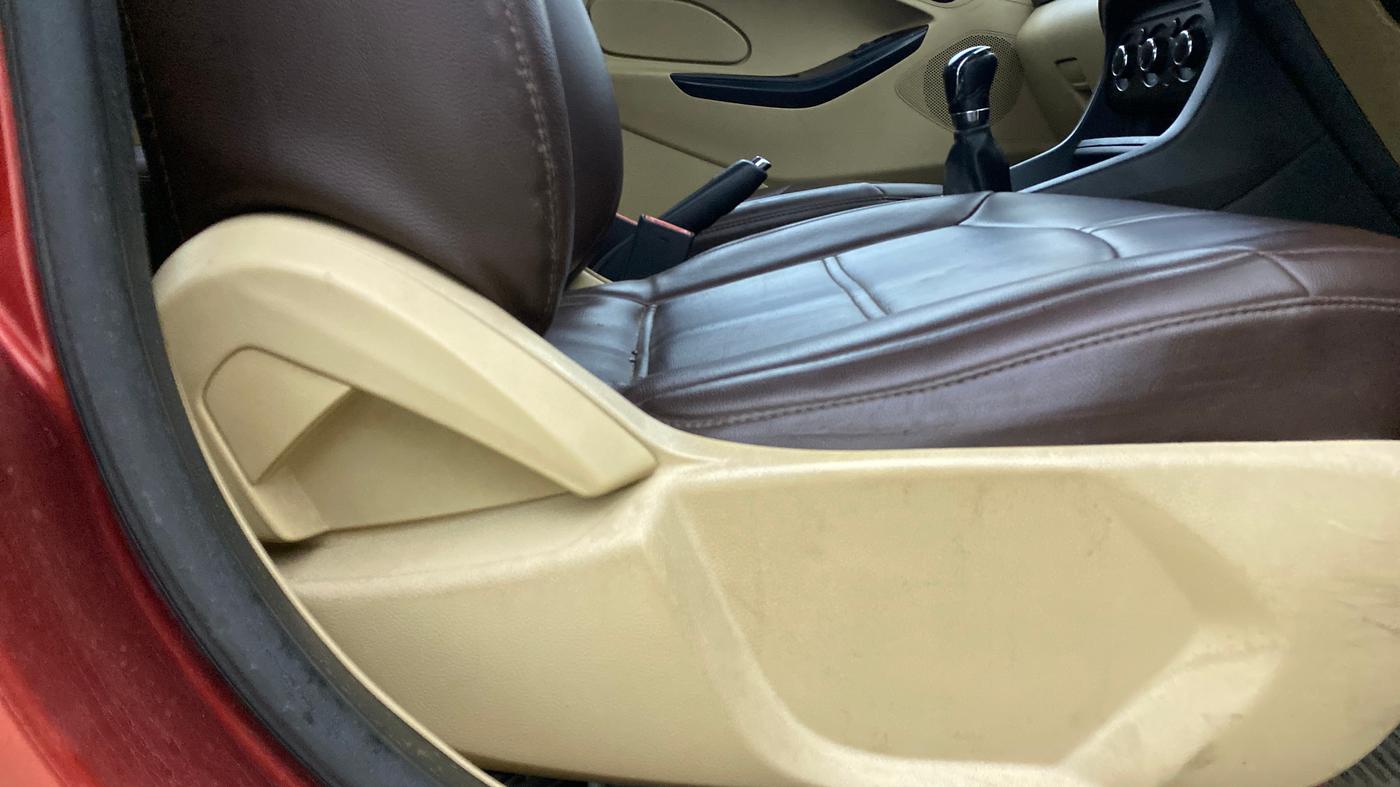 2017 Ford Figo Aspire TREND 1.2 PETROL, Petrol, Manual, 74,864 km, Driver Side Adjustment Panel