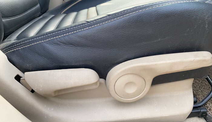 2019 Maruti Ciaz DELTA DIESEL 1.5, Diesel, Manual, 95,531 km, Driver Side Adjustment Panel