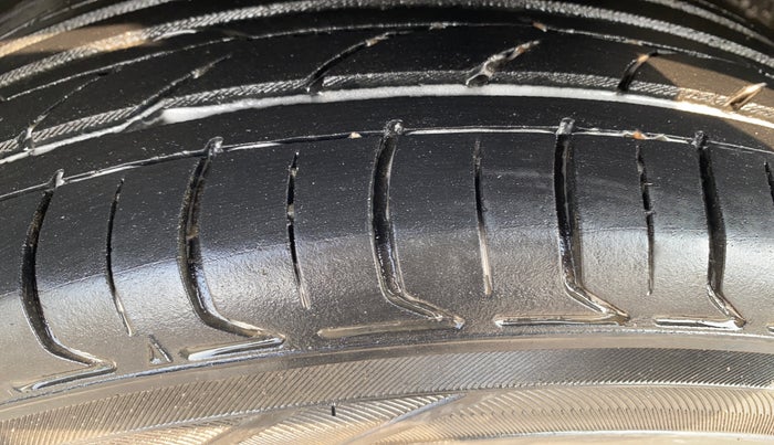 2019 Maruti Ciaz DELTA DIESEL 1.5, Diesel, Manual, 95,531 km, Left Rear Tyre Tread