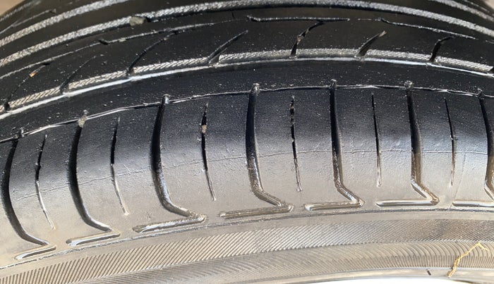 2019 Maruti Ciaz DELTA DIESEL 1.5, Diesel, Manual, 95,531 km, Right Rear Tyre Tread