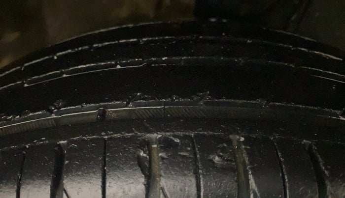 2012 Hyundai i20 SPORTZ 1.2, Petrol, Manual, 94,177 km, Right Front Tyre Tread