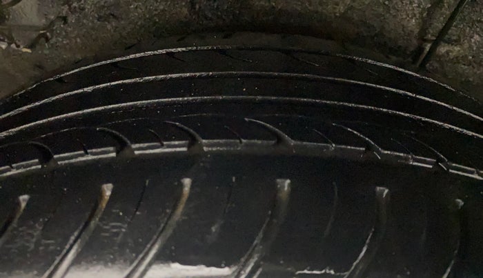 2012 Hyundai i20 SPORTZ 1.2, Petrol, Manual, 94,177 km, Right Rear Tyre Tread