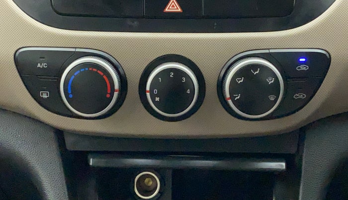 2014 Hyundai Xcent S 1.2, Petrol, Manual, 56,899 km, AC Unit - Directional switch has minor damage