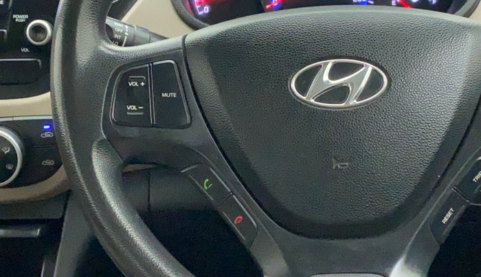 2014 Hyundai Xcent S 1.2, Petrol, Manual, 56,899 km, Steering wheel - Sound system control not functional