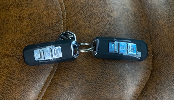 2022 MG HECTOR SHINE 1.5 PETROL TURBO CVT, Petrol, Automatic, 18,129 km, Key Close Up