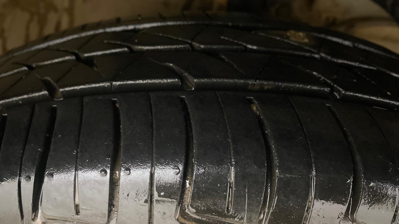 2019 Maruti Swift VXI, Petrol, Manual, 39,124 km, Right Front Tyre Tread