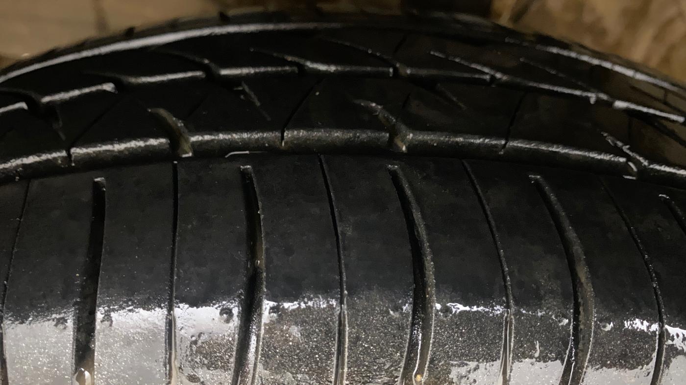 2019 Maruti Swift VXI, Petrol, Manual, 39,124 km, Left Front Tyre Tread