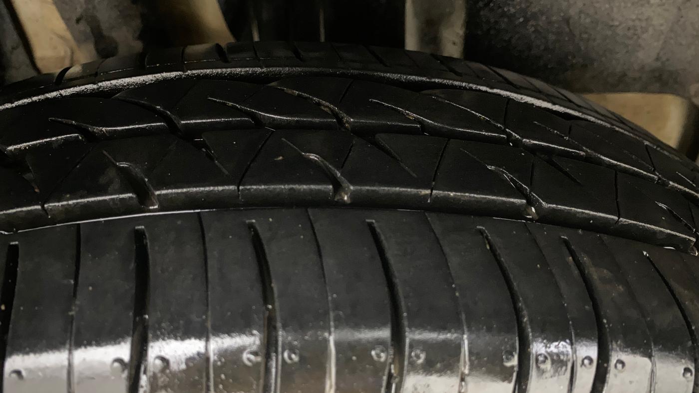 2019 Maruti Swift VXI, Petrol, Manual, 39,124 km, Right Rear Tyre Tread