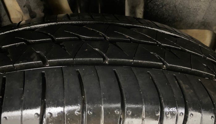 2019 Maruti Swift VXI, Petrol, Manual, 39,184 km, Right Rear Tyre Tread